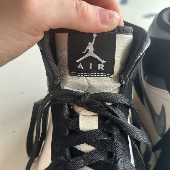 grey, black, and white air jordan’s - Picture 6 of 11